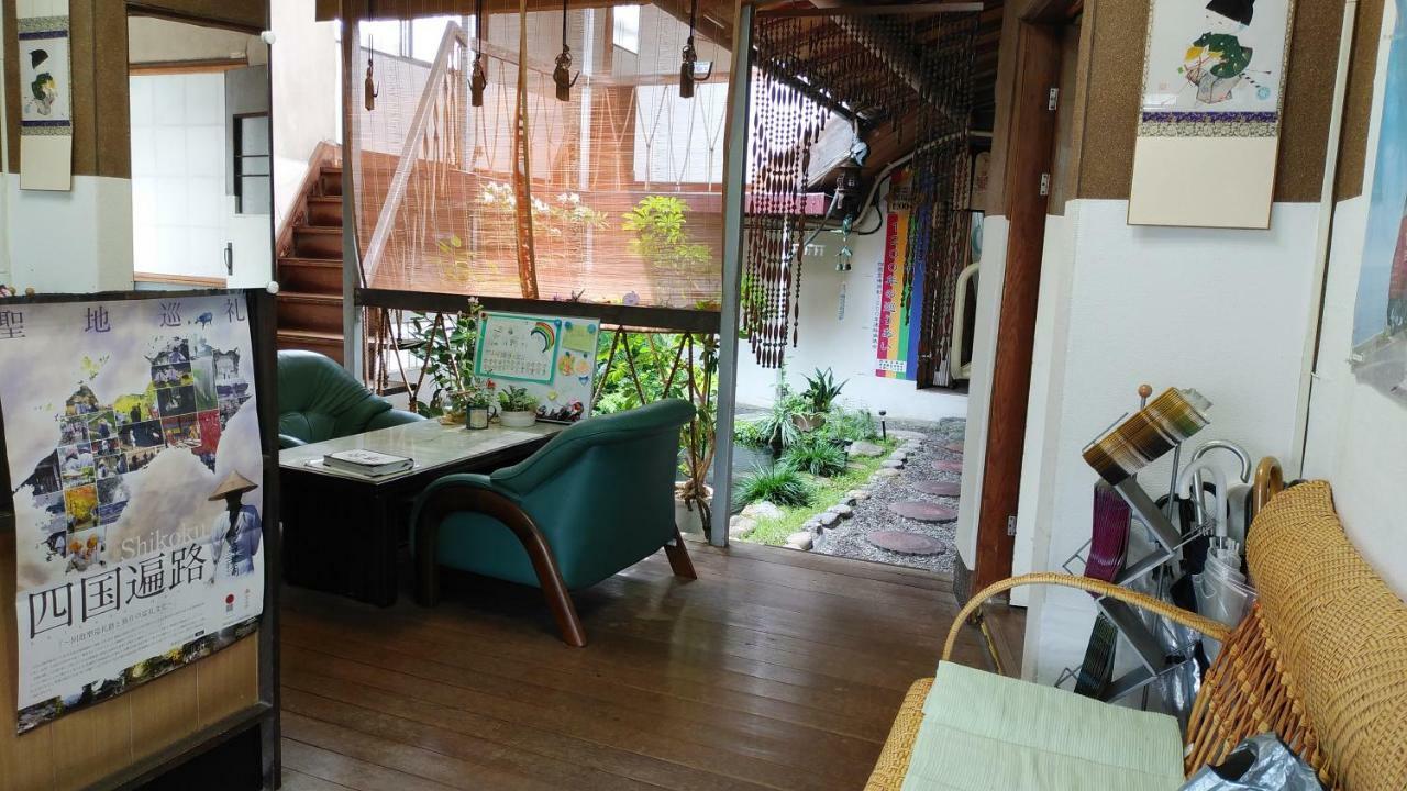 Walking Pilgrimage Hotel Tokiwa Ryokan Ozu  Exteriér fotografie